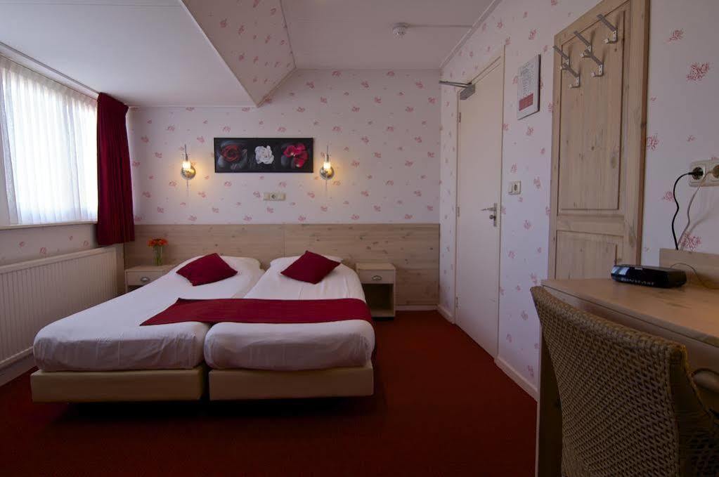 Hotel Oepkes West-Terschelling Esterno foto